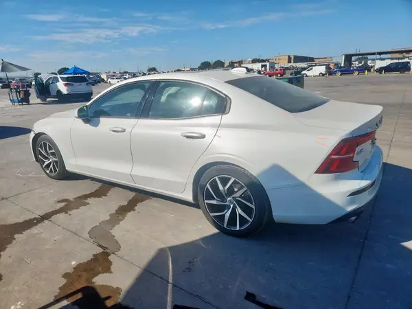 7JR102FK5KG016375 2019 VOLVO S60 - Image 2