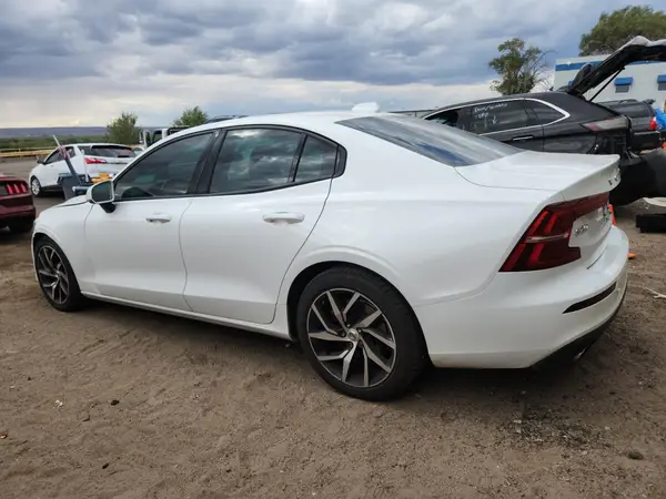 7JR102FK5KG016831 2019 VOLVO S60 - Image 2