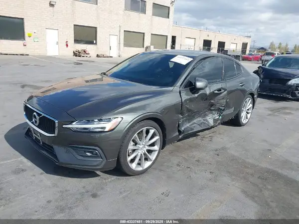 7JR102FK5MG096604 2021 VOLVO S60 - Image 2