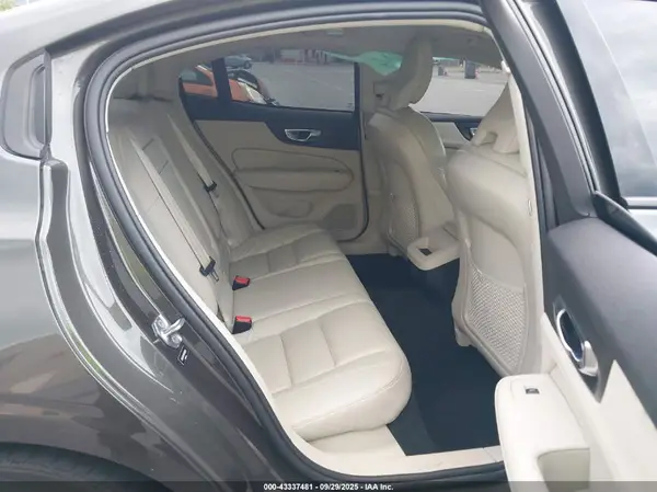 7JR102FK5MG096604 2021 VOLVO S60 - Image 8