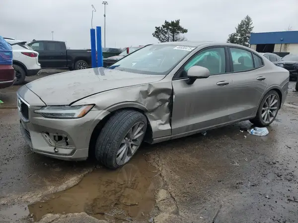 7JR102FK6KG005305 2019 VOLVO S60 - Image 1