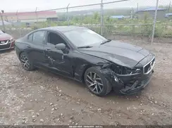 7JR102FK6LG035678 2020 VOLVO S60