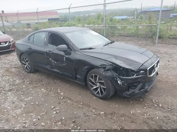 7JR102FK6LG035678 2020 VOLVO S60 - Image 1