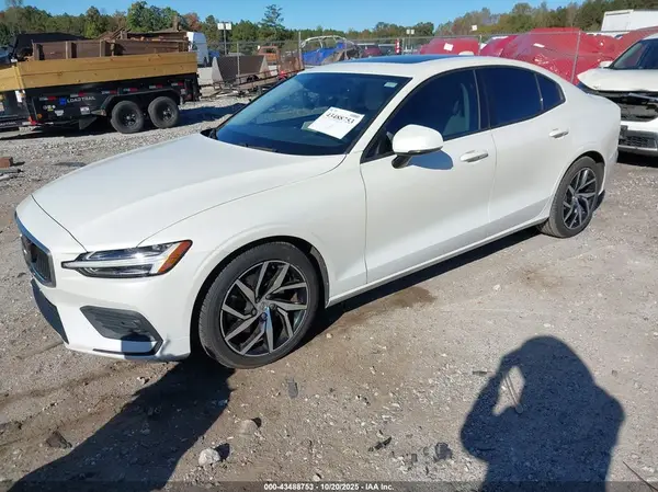 7JR102FK6LG037639 2020 VOLVO S60 - Image 2