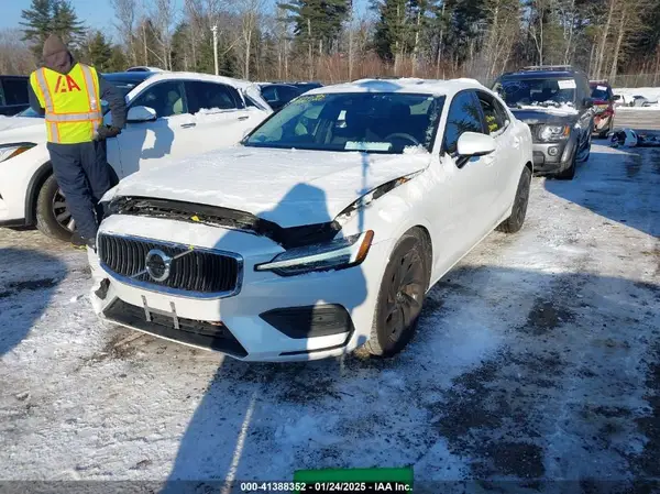 7JR102FK6LG037799 2020 VOLVO S60 - Image 2