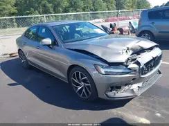 7JR102FK6LG045420 2020 VOLVO S60