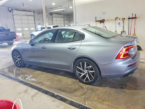 7JR102FK6LG045868 2020 VOLVO S60 - Image 2