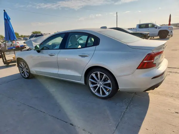 7JR102FK6MG093517 2021 VOLVO S60 - Image 2