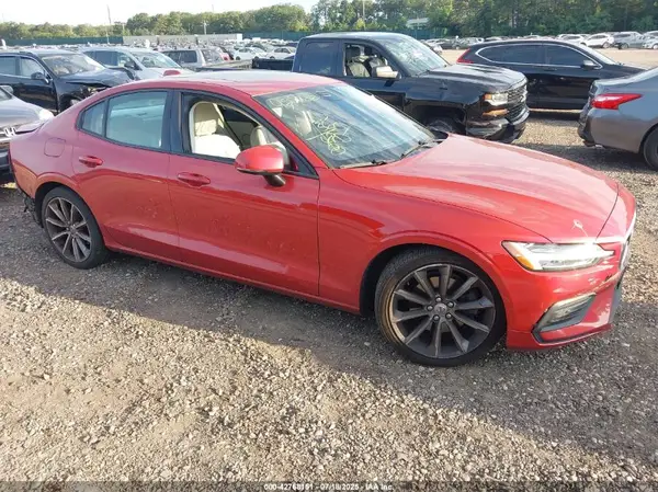 7JR102FK7KG001330 2019 VOLVO S60 - Image 1
