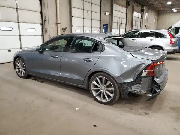 7JR102FK7KG003501 2019 VOLVO S60 - Image 2