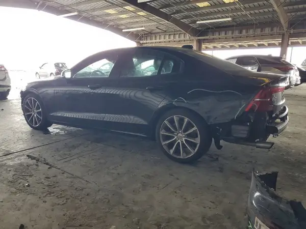 7JR102FK7KG004535 2019 VOLVO S60 - Image 2