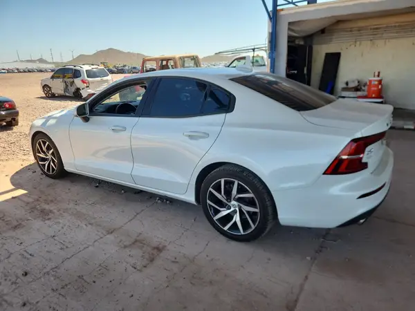 7JR102FK7KG007659 2019 VOLVO S60 - Image 2