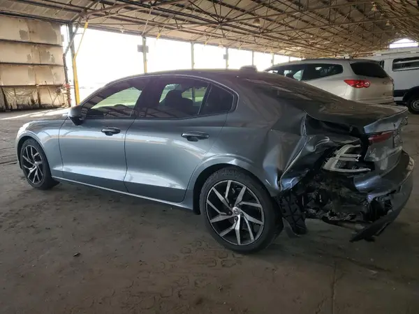 7JR102FK7KG010867 2019 VOLVO S60 - Image 2