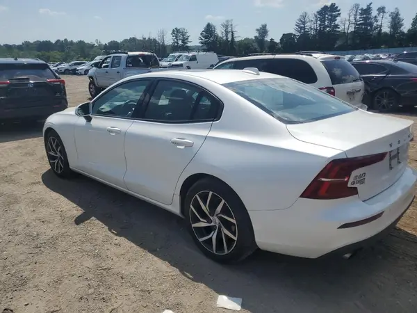 7JR102FK7KG016555 2019 VOLVO S60 - Image 2