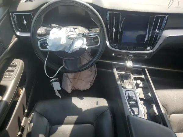 7JR102FK7KG016555 2019 VOLVO S60 - Image 8