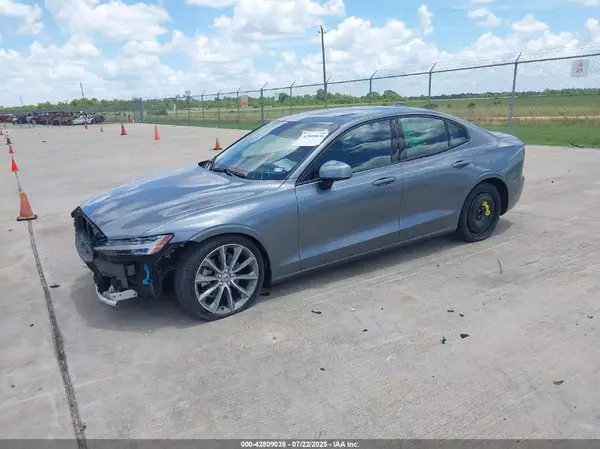 7JR102FK7LG043711 2020 VOLVO S60 - Image 2