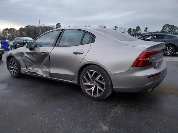 7JR102FK8KG011218 2019 VOLVO S60 - Image 2