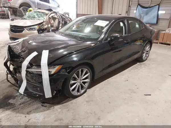 7JR102FK8KG015480 2019 VOLVO S60 - Image 2