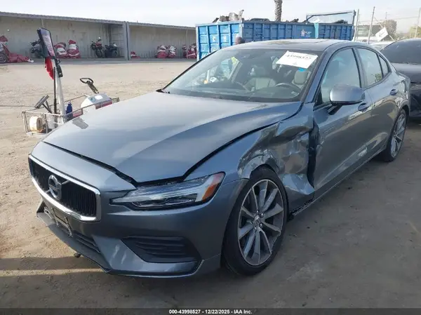 7JR102FK8LG030451 2020 VOLVO S60 - Image 2