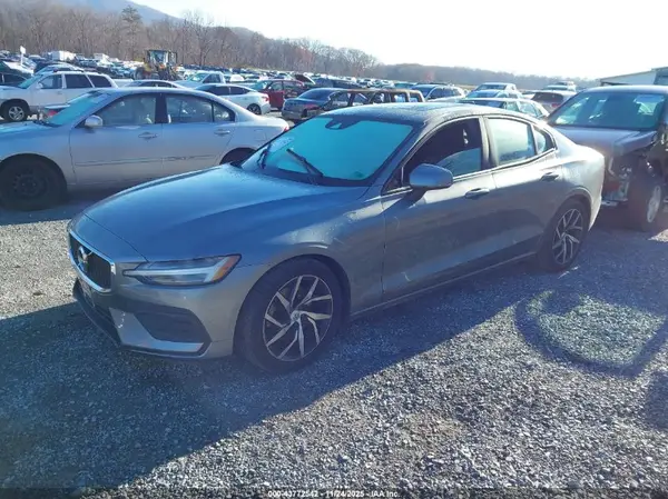 7JR102FK8LG031857 2020 VOLVO S60 - Image 2