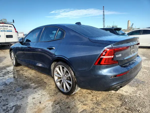7JR102FK8LG037030 2020 VOLVO S60 - Image 2