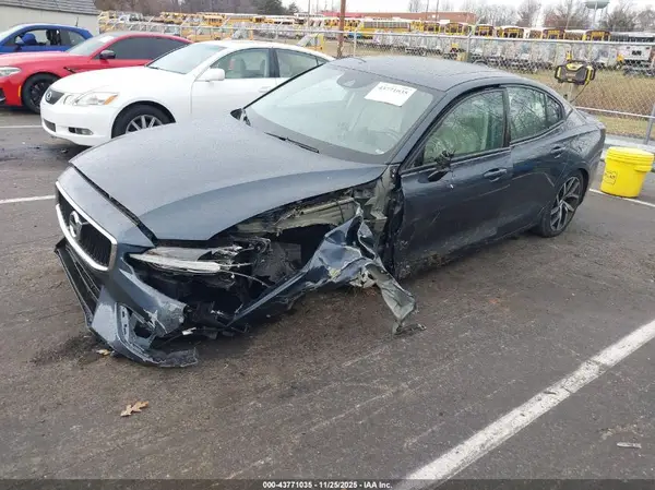 7JR102FK8LG057343 2020 VOLVO S60 - Image 2
