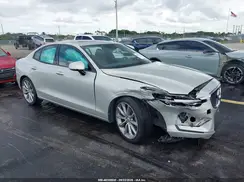 7JR102FK8LG065202 2020 VOLVO S60