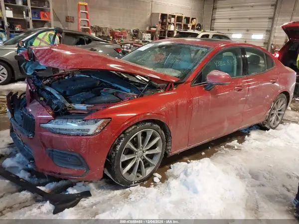 7JR102FK9KG003595 2019 VOLVO S60 - Image 2