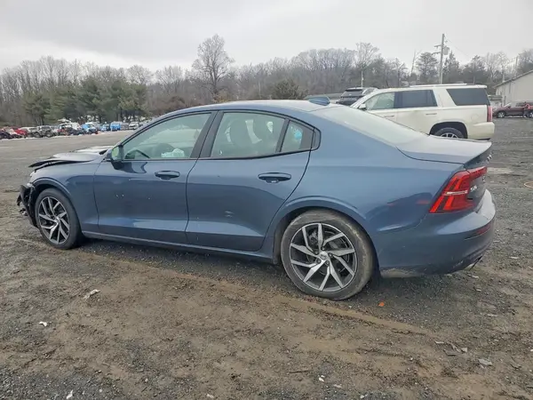 7JR102FK9KG00574 2019 VOLVO S60 - Image 2