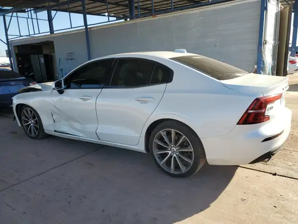 7JR102FK9KG00811 2019 VOLVO S60 - Image 2