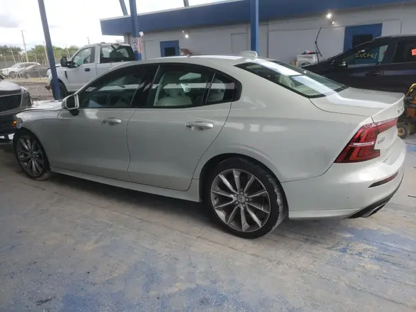 7JR102FK9KG009235 2019 VOLVO S60 - Image 2