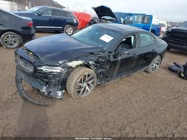 7JR102FK9LG044679 2020 VOLVO S60 - Image 2