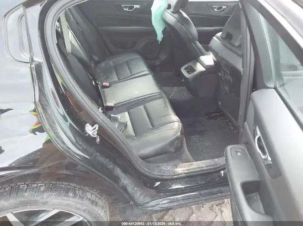 7JR102FK9LG044679 2020 VOLVO S60 - Image 8