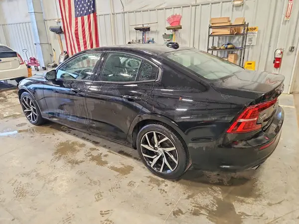 7JR102FK9LG072045 2020 VOLVO S60 - Image 2