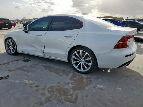 7JR102FK9MG096024 2021 VOLVO S60 - Image 2