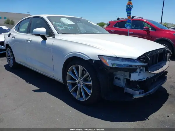 7JR102FK9MG096783 2021 VOLVO S60 - Image 1