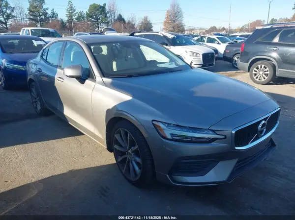 7JR102FKXKG012175 2019 VOLVO S60 - Image 1
