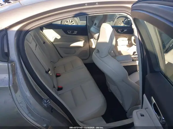 7JR102FKXKG012175 2019 VOLVO S60 - Image 8
