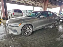7JR102FKXLG063855 2020 VOLVO S60