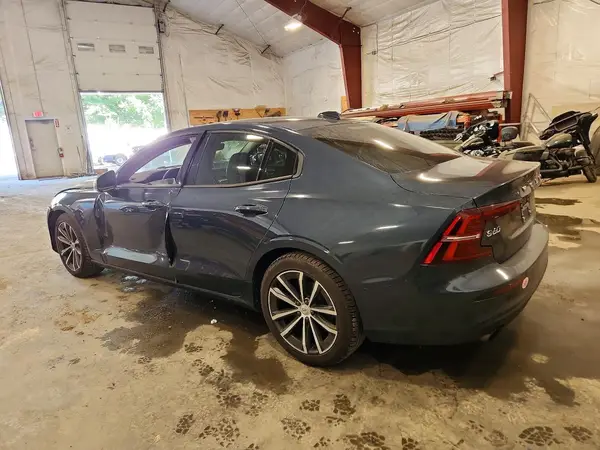 7JR102FKXMG096596 2021 VOLVO S60 - Image 2