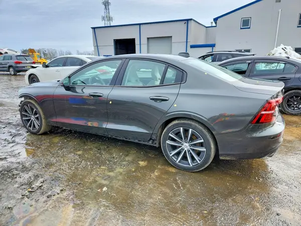7JR102FKXMG102364 2021 VOLVO S60 - Image 2