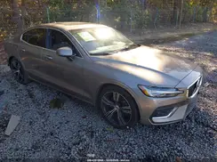 7JR102FL1KG003244 2019 VOLVO S60