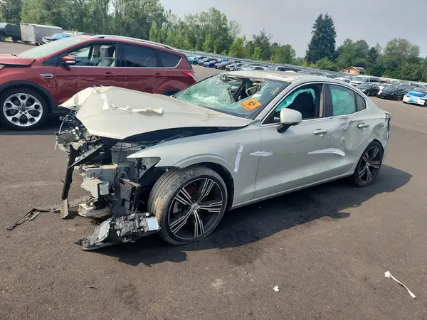 7JR102FL2KG016861 2019 VOLVO S60 - Image 1