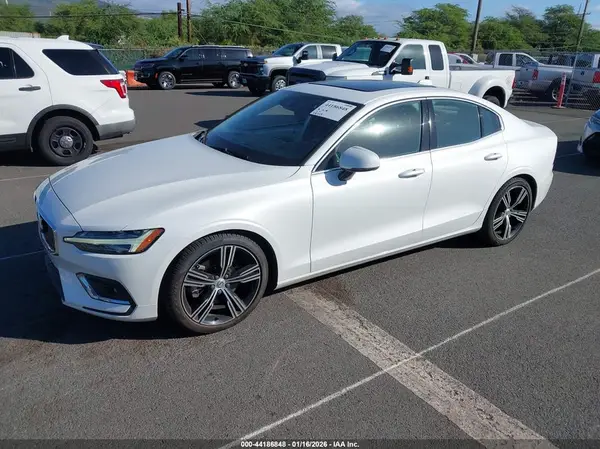 7JR102FL5KG011766 2019 VOLVO S60 - Image 2