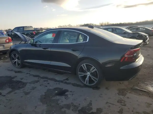 7JR102FL9KG006103 2019 VOLVO S60 - Image 2