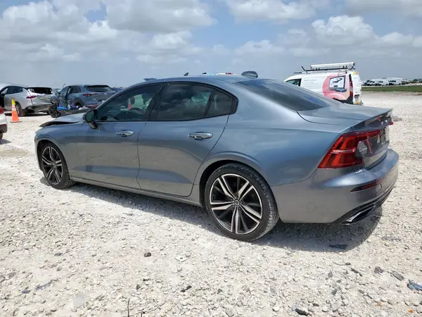 7JR102FM0KG003955 2019 VOLVO S60 - Image 2