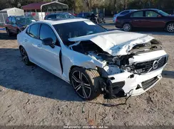 7JR102FM3KG013010 2019 VOLVO S60