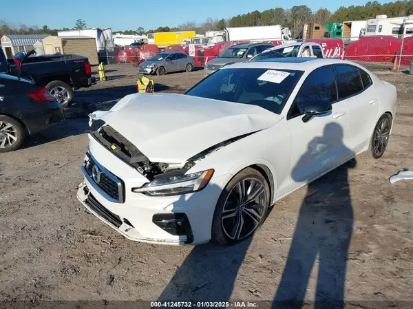 7JR102FM3KG013010 2019 VOLVO S60 - Image 2