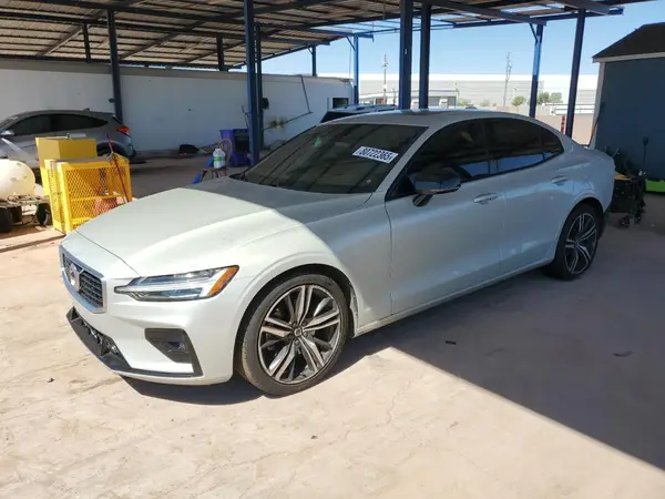 7JR102FM4KG003862 2019 VOLVO S60 - Image 1