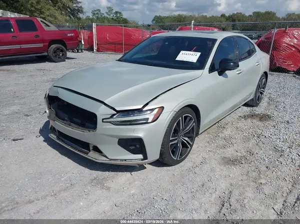 7JR102FM4KG007121 2019 VOLVO S60 - Image 2